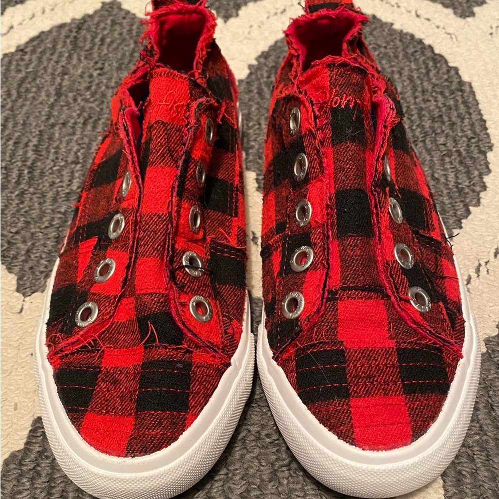 Women’s Slip-On Sneakers